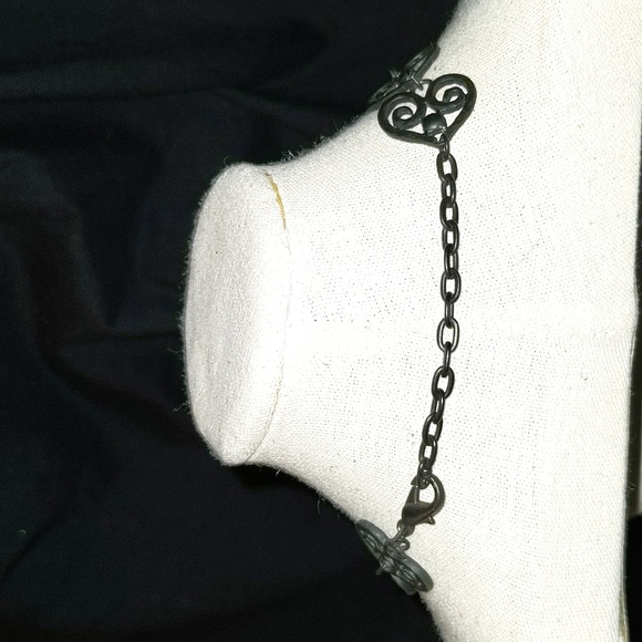 Gothic Black Heart Metal Necklace - Picture 2 of 8